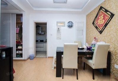 保利大明湖精裝房源，環境優雅，急租家庭優選